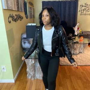 Meet your Posher, Ariel